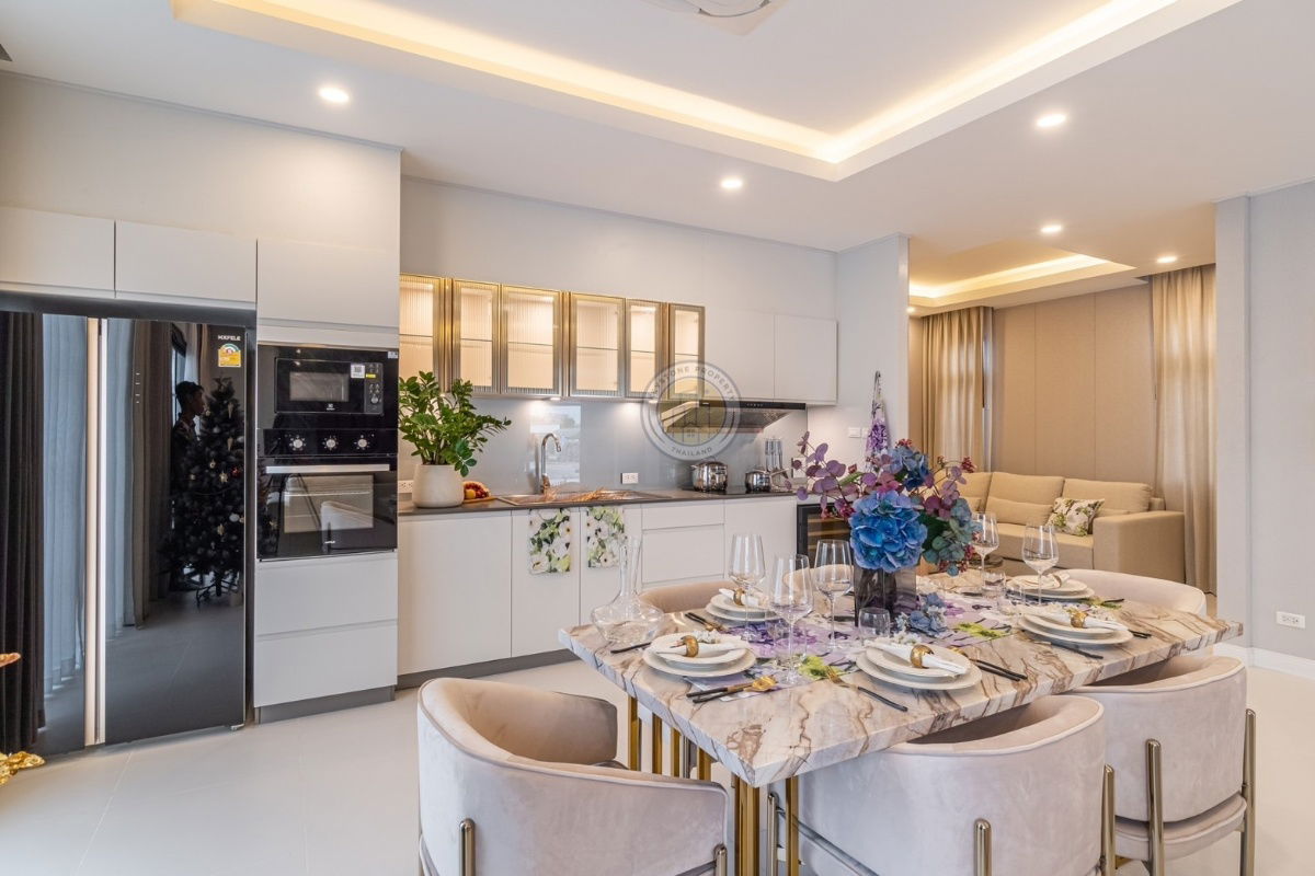 รูป Brand-new Luxury 4+1 bedroom pool-villa  - รูปที่ 10/24