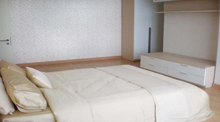 picture 🔼🔽 AccomA 📩 Modern condo with full light, built-ins and BTS access (1512272) - 6/7