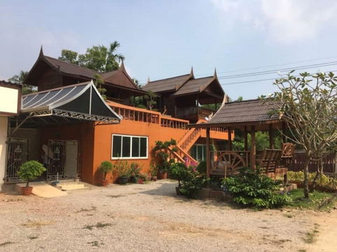 Call : 081-874-7072 ที่ดินพร้อมบ้านทรงไทย และสวนมะพร้าว บางคนที สมุทรสงคราม