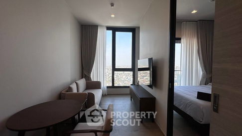 1-BR Condo at The Crest Park Residences near MRT Phahon Yothin (ID 2057967)