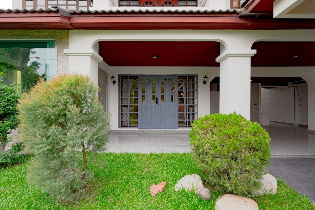 picture For Sale House New Renovate  New Renvate Sukhumvit 101 (BTS Punnawithi)  - 3/16