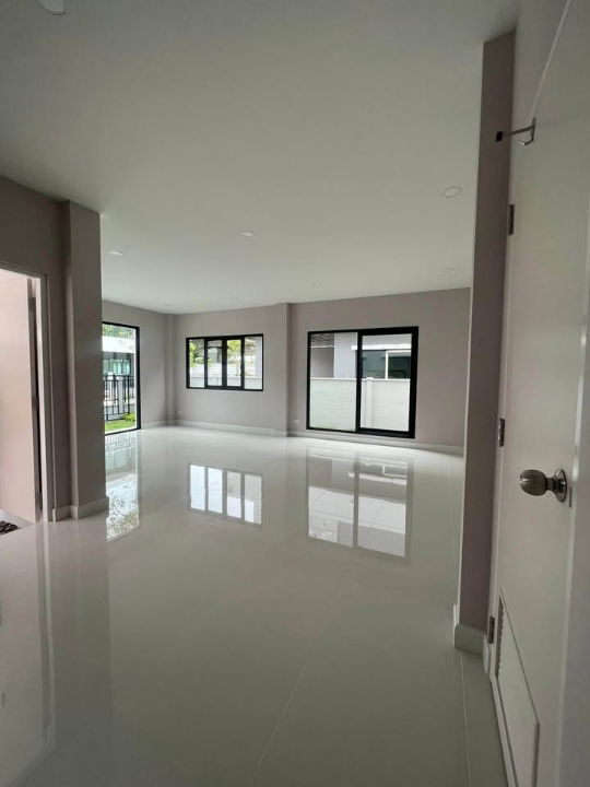 รูป ให้เช่า เซนโทร ดอนเมือง-แจ้งวัฒนะ ขนาด 52 ตรว. 4 ห้องนอน 4 ห้องน้ำ   45,000 - รูปที่ 7/17
