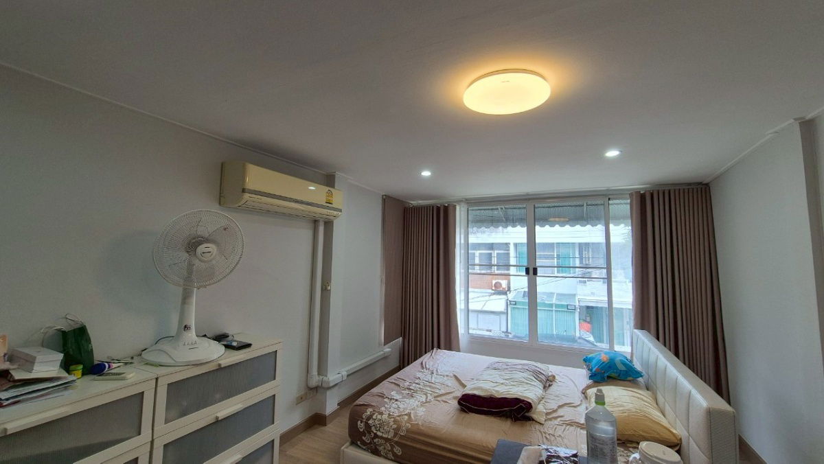 picture Townhouse for sale next to The Central Phaholyothin - 22/24