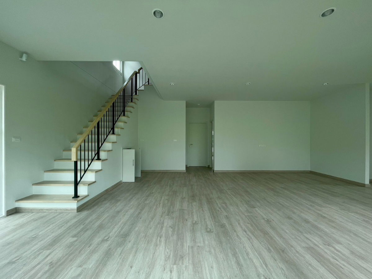 รูป 🏡 บ้านเดี่ยวหรู Modern Farmhouse แปลงมุมนอก ทิศเหนือ ใกล้สวน ฟังก์ชันครบ พร้อมที่จอดรถ 6 คัน - รูปที่ 5/15