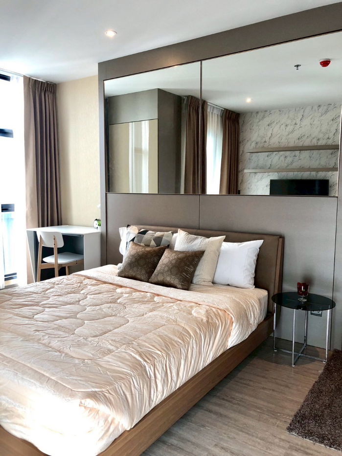 picture (For Rent) Corner Unit - Studio 30 Sqm. - Fully furnished READY TO MOVE IN - 6/12