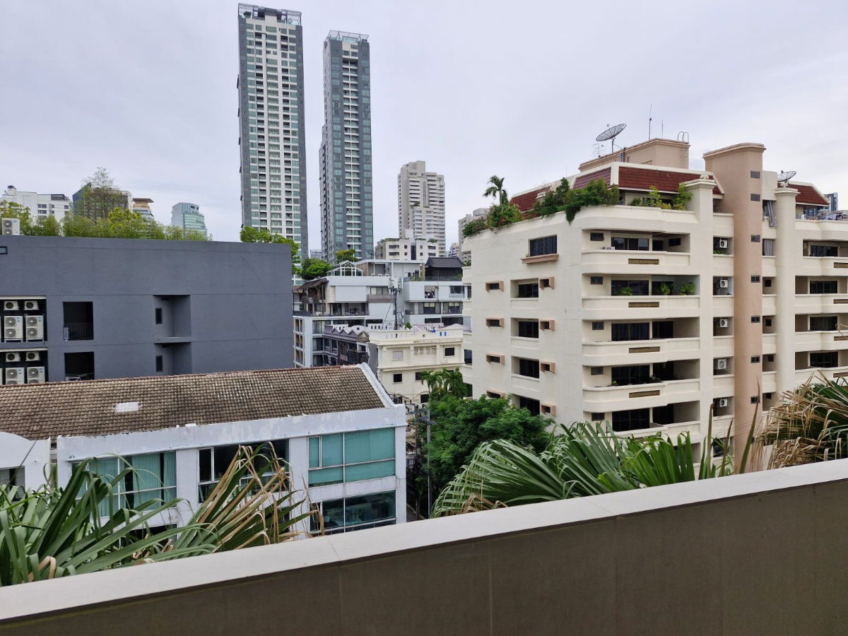 รูป Condo for Rent DS Tower 2 Sukhumvit Soi 39 3 Bedrooms 150 Sq 7 Floor  - รูปที่ 13/32