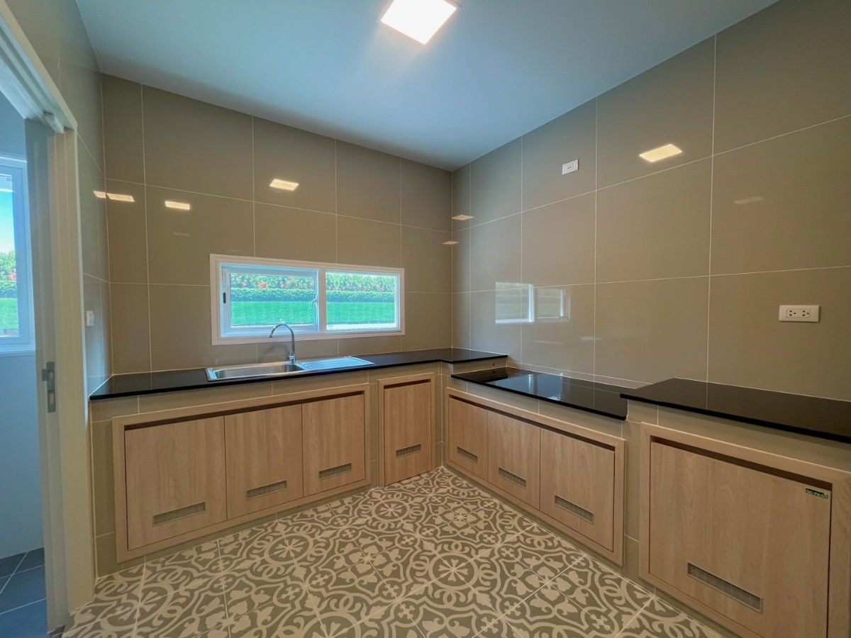รูป 🏡 บ้านเดี่ยวหรู Modern Farmhouse แปลงมุมนอก ทิศเหนือ ใกล้สวน ฟังก์ชันครบ พร้อมที่จอดรถ 6 คัน - รูปที่ 11/15