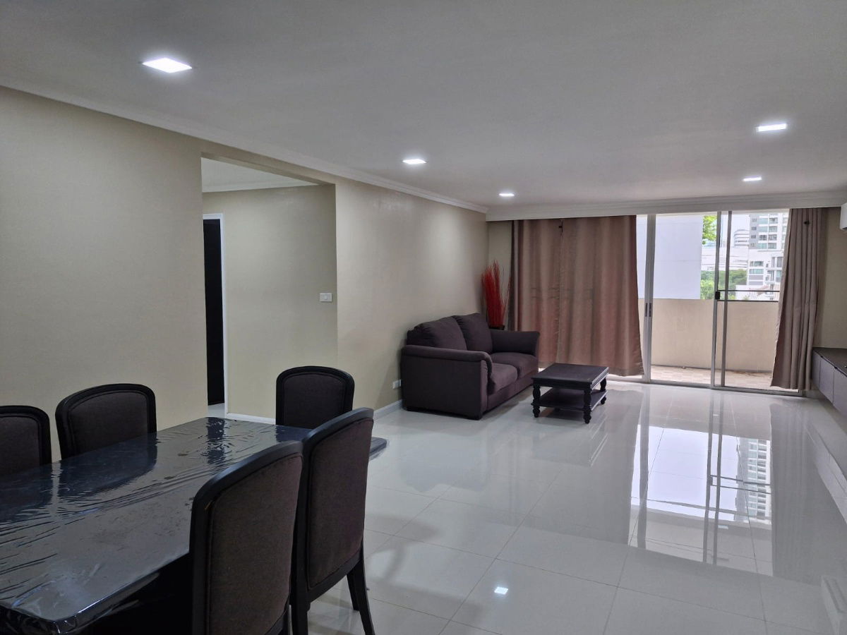 รูป Condo for Rent DS Tower 2 Sukhumvit Soi 39 3 Bedrooms 150 Sq 7 Floor  - รูปที่ 32/32