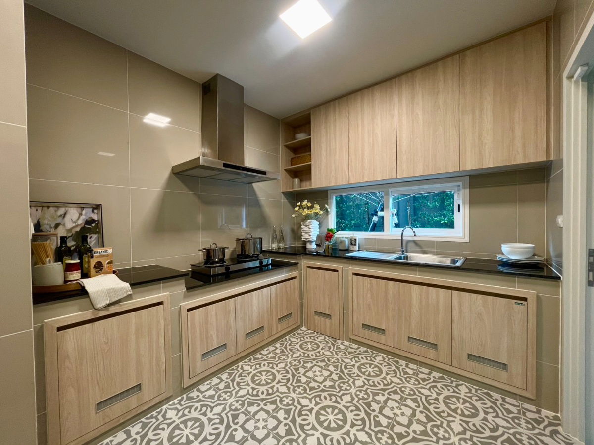 รูป 🏡 บ้านเดี่ยวพรีเมียม 100 ตร.วา แต่งเฟอร์ครบ พร้อมอยู่ บนทำเลศักยภาพ ใกล้ถนนพรานนก–พุทธมณฑลสาย 4 - รูปที่ 8/13