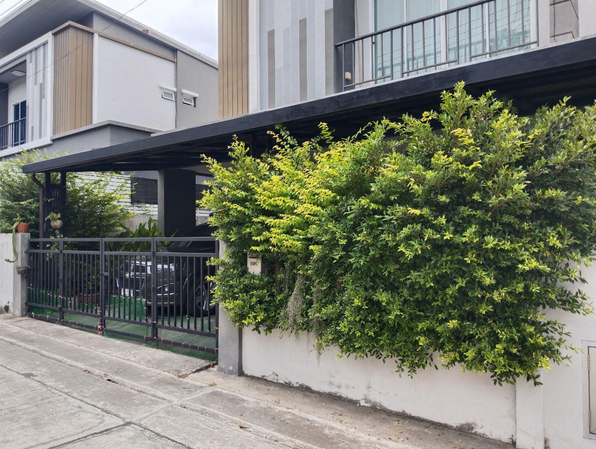 รูป UK01-329 บ้านเช่าสวยพร้อมอยู่ ทริโอทาวน์ ศรีราชา ใกล้ J-Park ศรีราชา: 3 ห้องนอน จอดรถได้ 2 คัน เพียง 17,000 บาท/เดือน พร้อมเฟอร์ครบ เข้าอยู่ได้ทันที! - รูปที่ 18/19