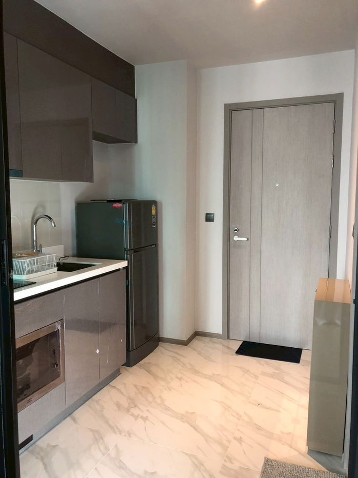 picture (For Rent) Corner Unit - Studio 30 Sqm. - Fully furnished READY TO MOVE IN - 4/12
