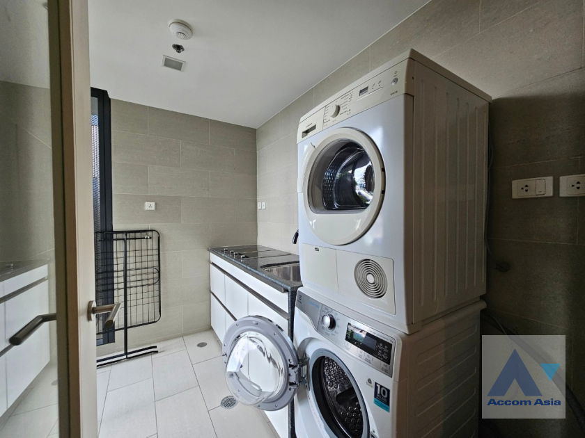 รูป 🔼🔽 AccomA 📩 Corner unit with private balcony and skyline view at The Met Sathorn (AA28194) - รูปที่ 6/15