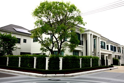 บ้านเดี่ยวให้เช่า : Luxury Corner House : Setthasiri Bangna KM.10 Prime location on Bangna-Trad Road, inside a premium Sansiri community