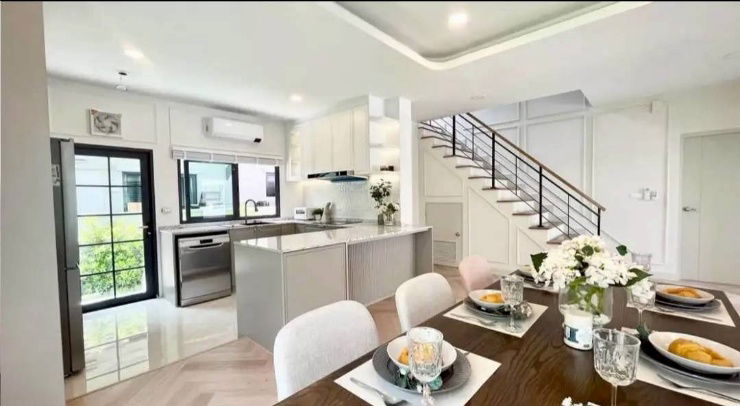 picture Centro Bangna 4 bedrooms, 5 bathrooms and maid's room - 3/10