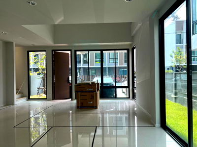 Houses for sale อนุสรณ์สถานแห่งชาติ : 📌 For Sell House NUE CONNEX HOUSE DONMUEANG 3-story 3 bedroom 4 bathroom
