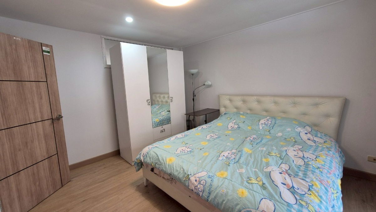 picture Townhouse for sale next to The Central Phaholyothin - 17/24