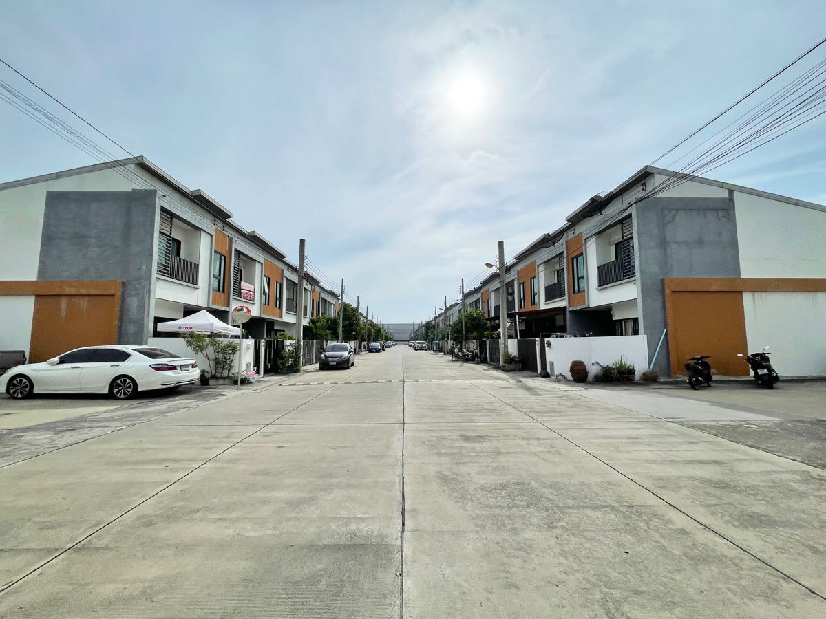 รูป ขายถูก ทาวน์โฮม 2 ชั้น Rest Town บางนา หลังมุม สภาพดี เพียง 700 เมตร จากถนนบางนา-ตราด ใกล้วงแหวน  ทางด่วนบูรพาวิถี เมกา บางนา และสนามบินสุวรรณภูมิ - รูปที่ 24/25