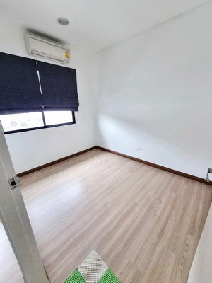picture FOR RENT BAAN KLANG MUANG KALLAPAPHRUEK / 3 bedrooms 3 bathrooms / 17 Sqw. 165 Sqm. **27,000** CLOSE TO SEACON SQUARE BANGKAE - 10/14