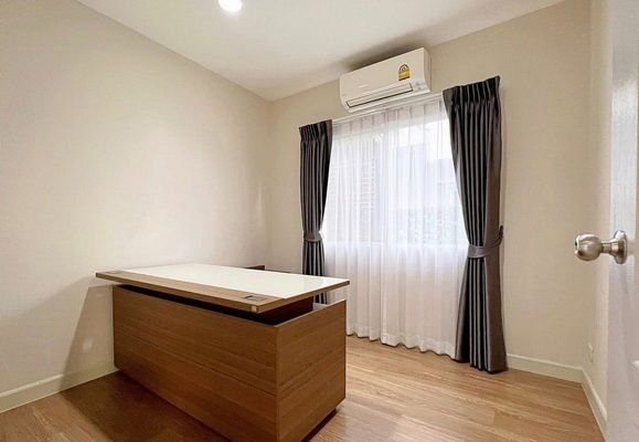 picture FOR RENT LIFE BANGKOK BOULEVARD RANGSIT / 5 bedrooms 3 bathrooms / 69 Sqw. 200 Sqm. **70,000** CLOSE TO FUTURE PARK RANGSIT - 12/15