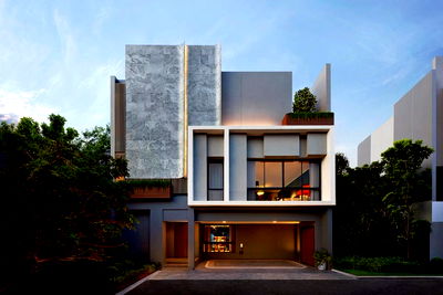 ขายบ้านเดี่ยว : แปลงมุม ที่ดินใหญ่ บ้านตกแต่งพร้อมอยู่ ใกล้โรงเรียนนานาชาติ ไบรท์ตัน คอลเลจ