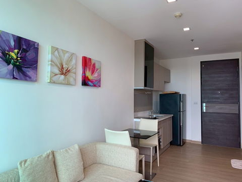For Rent! 1 Bedroom Rhythm Sathorn condo near BTS Saphan Taksin, fully furnished, ready to move-in