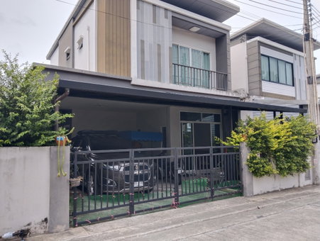 UK01-329 บ้านเช่าสวยพร้อมอยู่ ทริโอทาวน์ ศรีราชา ใกล้ J-Park ศรีราชา: 3 ห้องนอน จอดรถได้ 2 คัน เพียง 17,000 บาท/เดือน พร้อมเฟอร์ครบ เข้าอยู่ได้ทันที!