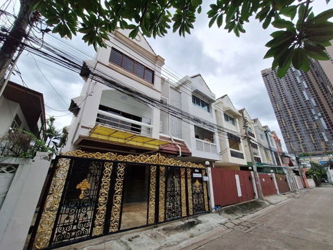 Sukumvit house for rent 3 bedroom near bts Thonglor