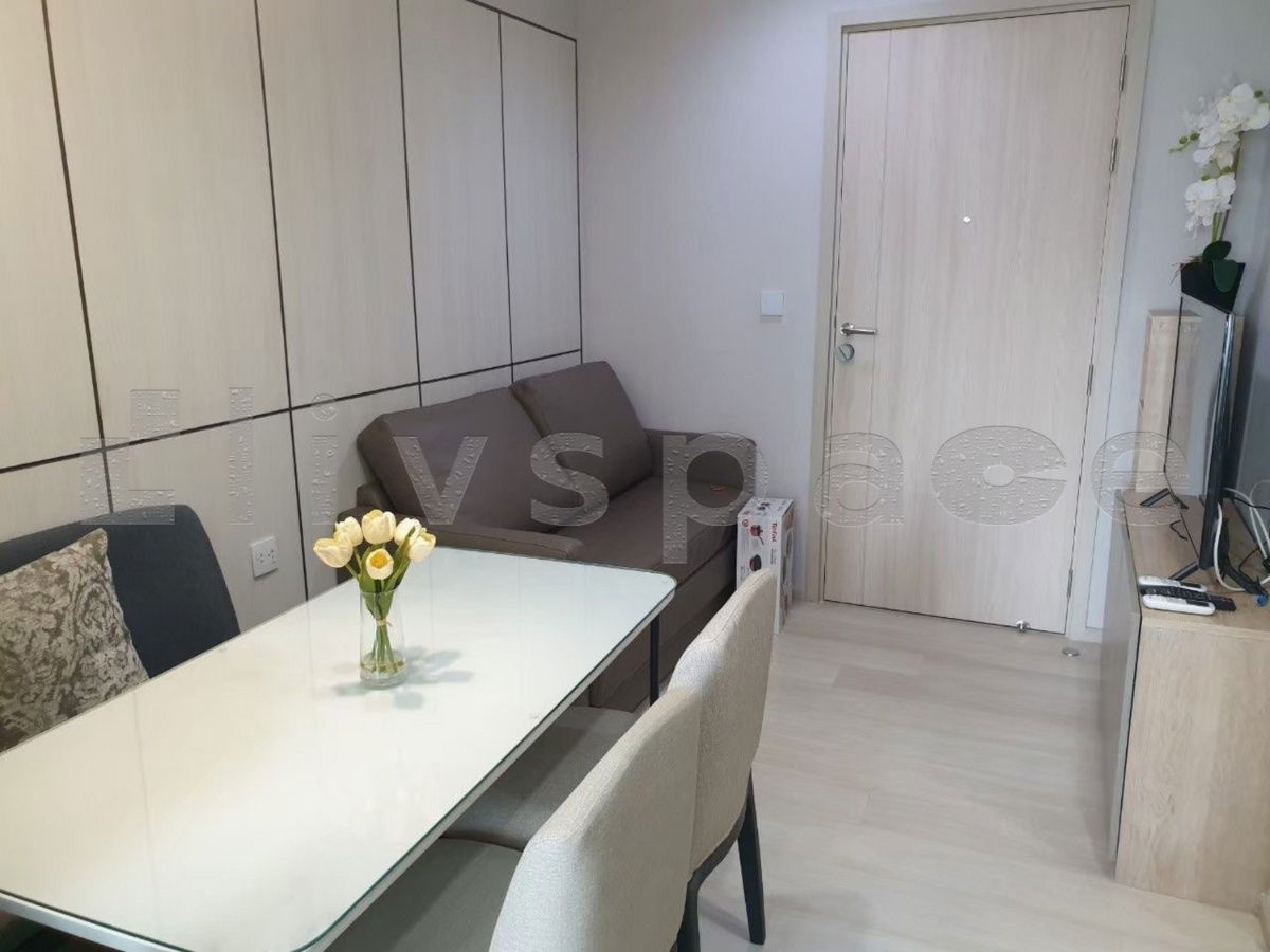 picture [L250729013] For Rent Life One Wireless | Bedroom | Size 35 sq.m. | Special Price | Ready to Move In - 2/5