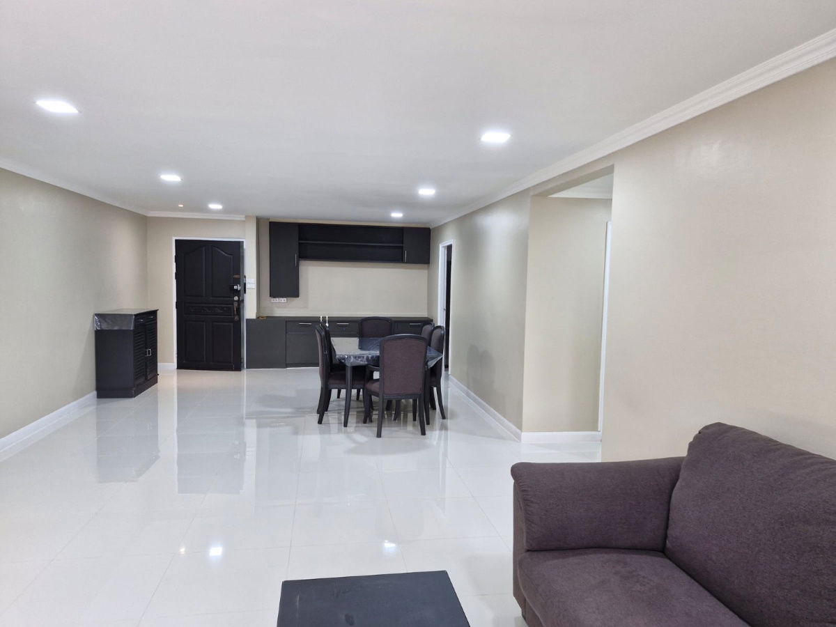 รูป Condo for Rent DS Tower 2 Sukhumvit Soi 39 3 Bedrooms 150 Sq 7 Floor  - รูปที่ 7/32