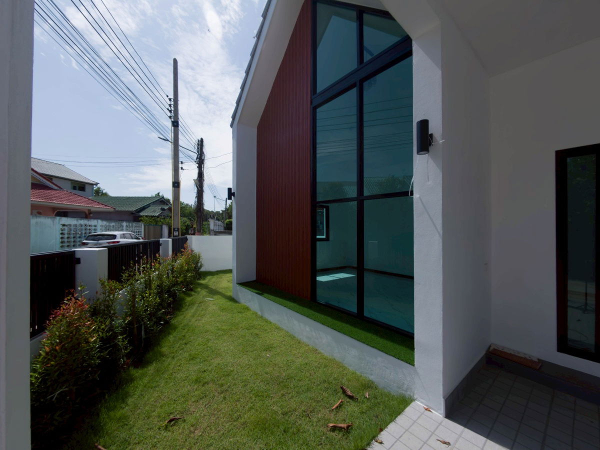 รูป ขายบ้านสุดคุ้ม! บ้านแฝด ทำเลดี ใกล้อ่างเก็บน้ำมาบประชัน ฝ้าสูง-โปร่ง-โล่ง อยู่สบาย ใกล้มอเตอร์เวย์ พัทยา  - รูปที่ 11/11