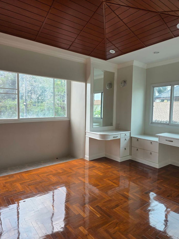picture 2-storey detached house for sale, Flora Ville Village, Suwinthawong Road, Nong Chok, near 7-Eleven, area 171 sq m, 4 bedrooms - 7/11
