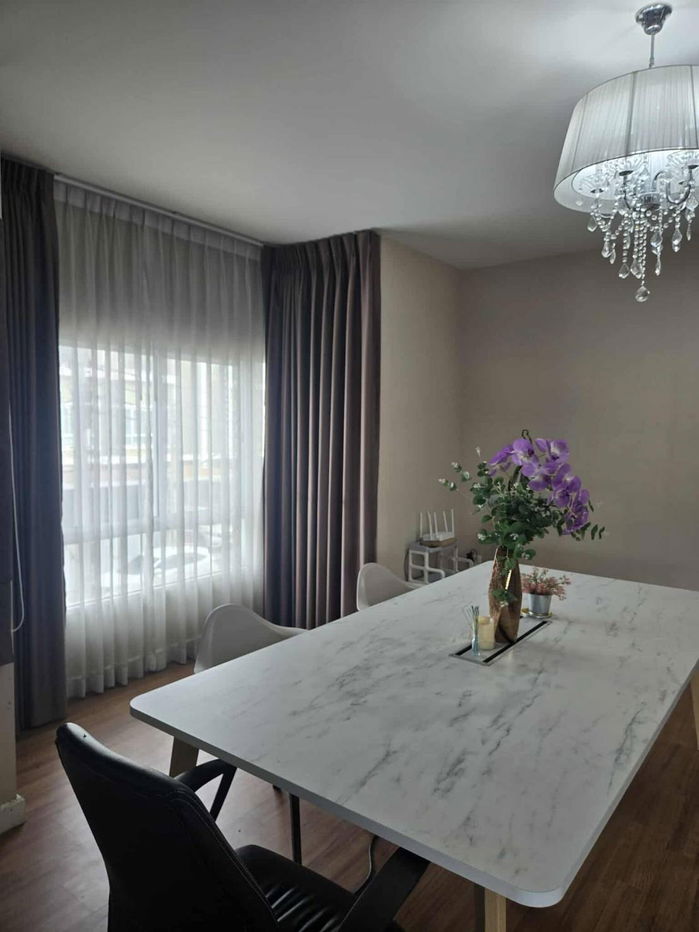 picture R2566 Townhome For Rent Nalin Avenue 2 - 6/16