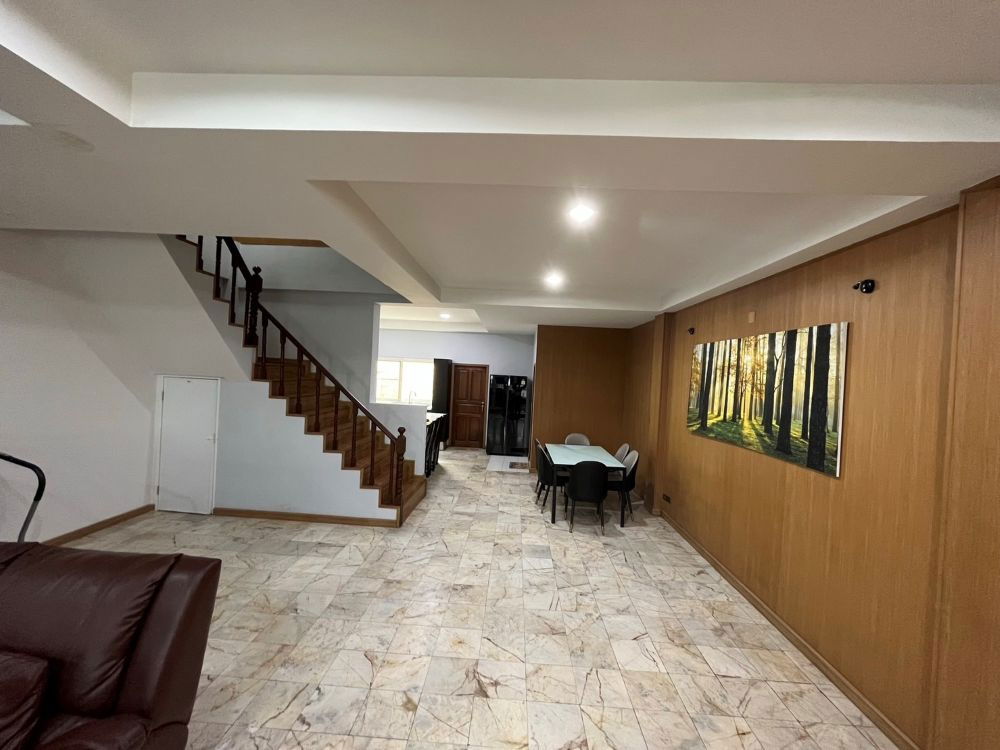 รูป ให้เช่าบ้านเดี่ยว 3 ชั้น พร้อมดาดฟ้า (Terrace) ขนาด 350 ตร.ม. ใกล้ซอยพัฒนาเวท 12 ใกล้BTS สถานี พระโขนง กรุงเทพฯ - รูปที่ 4/14