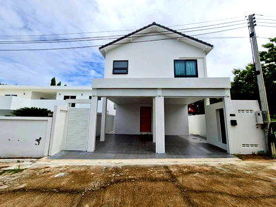 บ้านเดี่ยว บางละมุง ชลบุรี : ขายบ้านพลูวิลล่าพัทยา 2 ชั้น ตกแต่งครบ พร้อมเฟอร์ โซนห้วยใหญ่ บางละมุง ชลบุรี 
