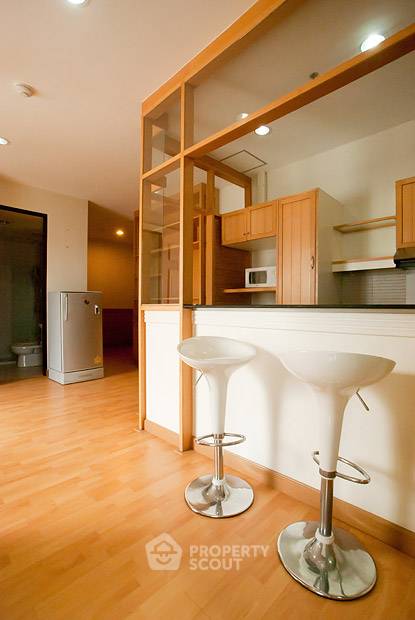 picture 2-BR Condo at Citi Smart Sukhumvit 18 near BTS Asok (ID 884338) - 12/24