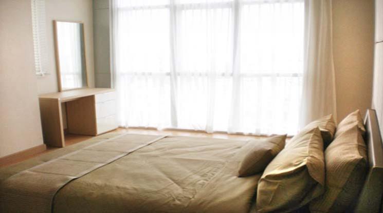 picture 🔼🔽 AccomA 📩 Modern condo with full light, built-ins and BTS access (1512272) - 5/7