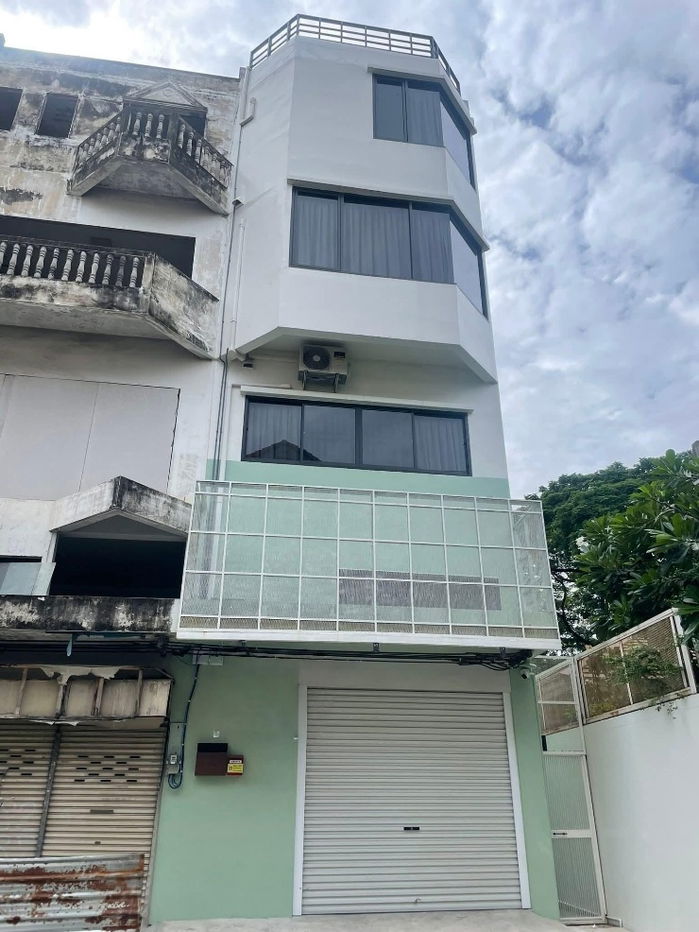 รูป 🏡 พระราม9 ซอย 13 拉瑪九街 13 號 
อาคารพาณิชย์ Perfect for home office ( Rooftop with garden view )🏕 - รูปที่ 2/11