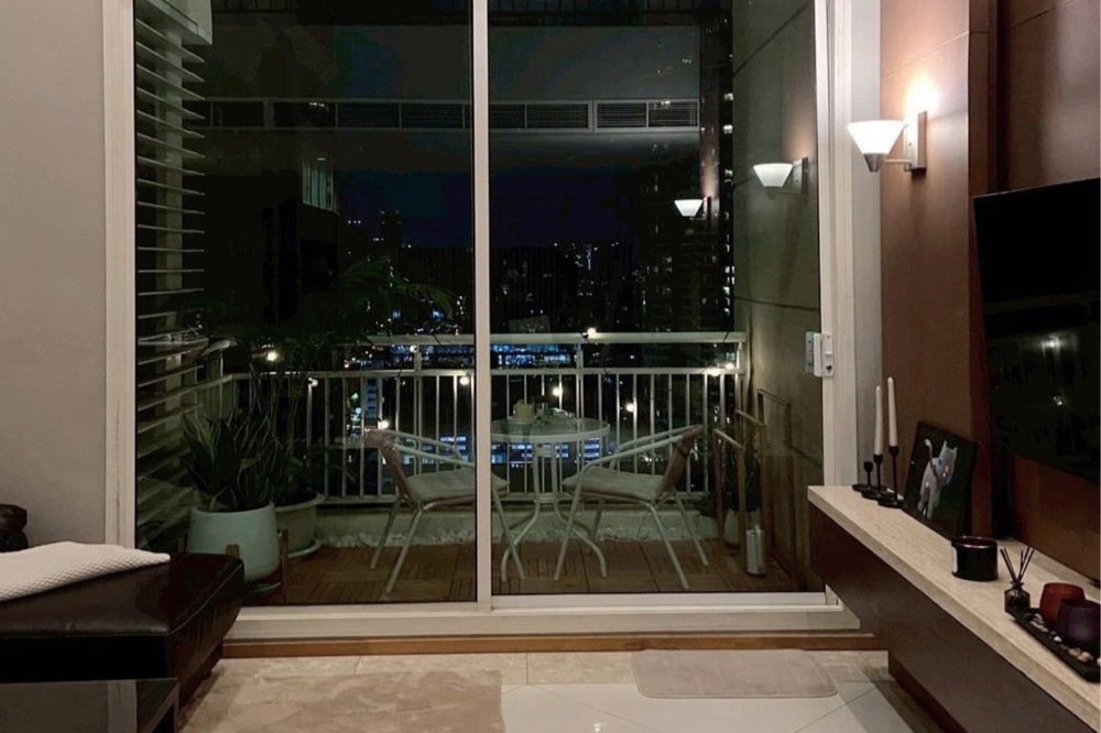picture 🔥 For Rent !!🔥 Code C20230207904..........The Empire Place, 2 bedroom Duplex, 2 bathroom, high floor 13++, furnished, ready to move in 📣📣 - 6/8