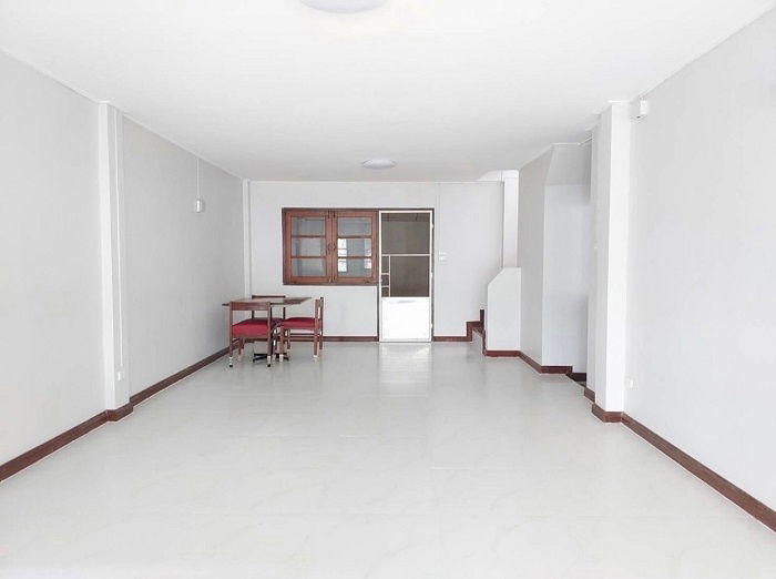 รูป 🏡ปล่อยเช่า!! ทาวเฮ้าท์ 2 ชั้น 4 นอน 2 น้ำ พื้นที่ 35 ตร.วา แอร์ 2 ตัว รีโนเวทใหม่ พร้อมอยู่!! นัดดู LINE ID: @atfirm📲 - รูปที่ 3/7