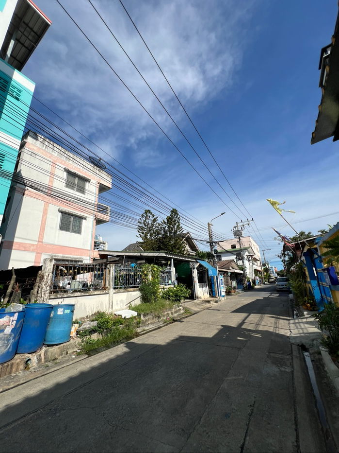 รูป อาคารพาณิชย์สองชั้น6ห้องย่านลาดกระบัง - รูปที่ 16/17