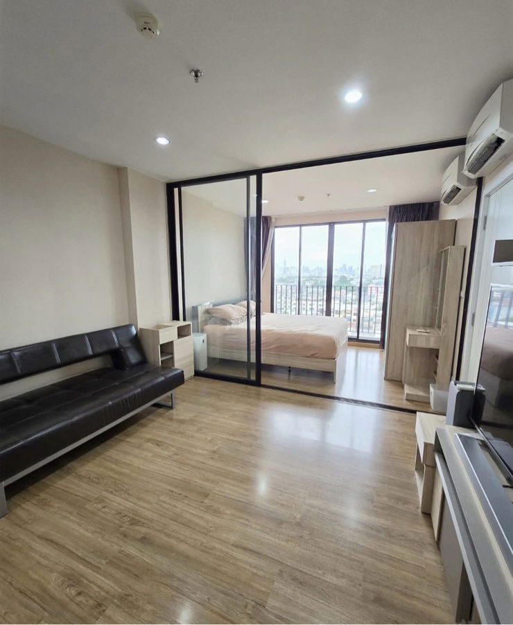 picture #Z1649 Condo for rent at The Tree Interchange - 3/9