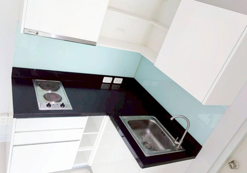 picture For sale: Beverly 33, 1 bedroom, corner unit, 6th floor, size 50 sqm., newly renovated, 300 m from BTS Phrom Phong. - 6/12