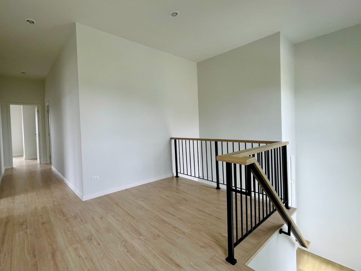 รูป บ้านเดี่ยวหรู สไตล์ Modern Farmhouse ใกล้ ม.มหิดล – ใช้ชีวิตท่ามกลางธรรมชาติ บนทำเลศักยภาพ - รูปที่ 9/15