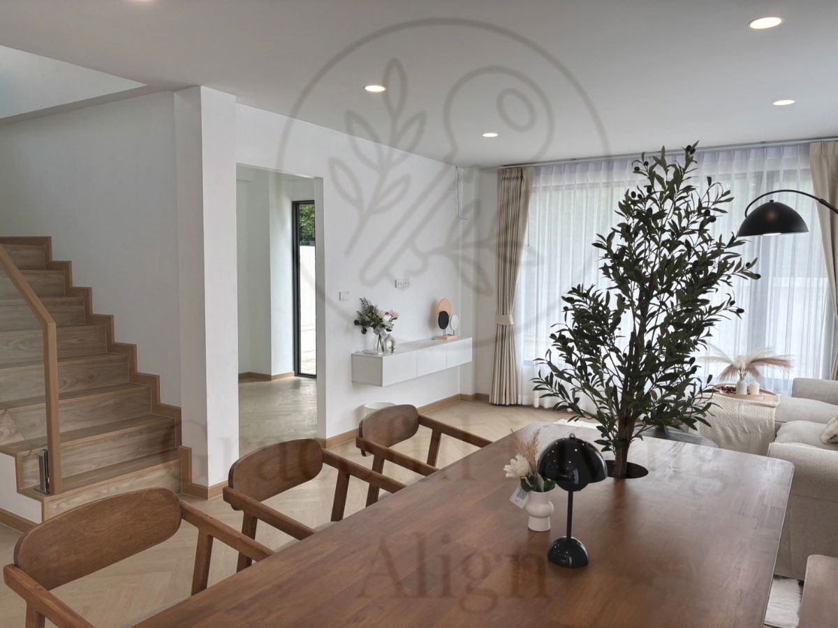 รูป ขาย บ้านเดี่ยว 2 ชั้น รีโนเวทใหม่ พัฒนาการ 69 | 2+1 ห้องนอน | พื้นที่กว้าง พร้อมอยู่ - รูปที่ 2/10