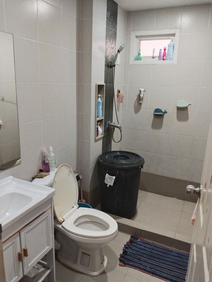 รูป UK01-329 บ้านเช่าสวยพร้อมอยู่ ทริโอทาวน์ ศรีราชา ใกล้ J-Park ศรีราชา: 3 ห้องนอน จอดรถได้ 2 คัน เพียง 17,000 บาท/เดือน พร้อมเฟอร์ครบ เข้าอยู่ได้ทันที! - รูปที่ 6/19
