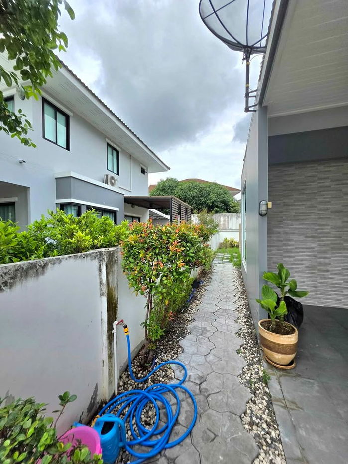 picture UK01-326 Single house for rent in Manirin Village, Nong Yai Bu: 3 bedrooms, parking for 2 cars, 25,000 baht/month, ready to move in. - 24/25