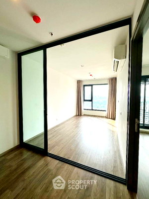 Condos for sale : 28th-Floor 1-BR Life Ladprao Valley, 100m To BTS Ha Yaek Lat Phrao (ID 1414645)