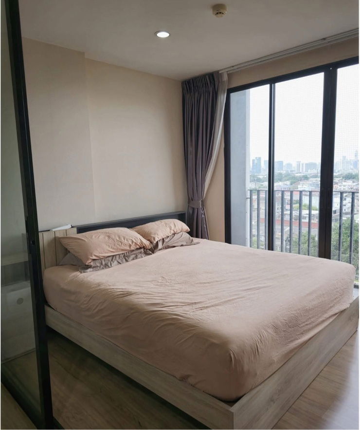 picture #Z1649 Condo for rent at The Tree Interchange - 2/9