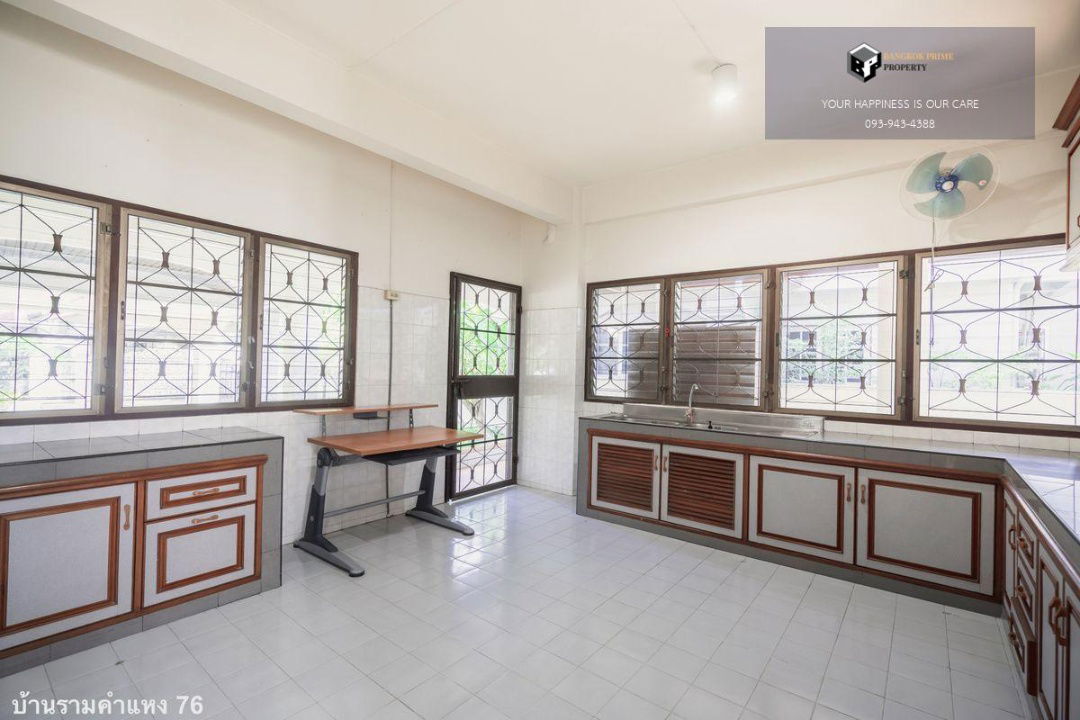 picture Pricha Lam Phet Village | Large detached house, corner unit, at the end of a quiet alley | #2025072911148 - 10/18