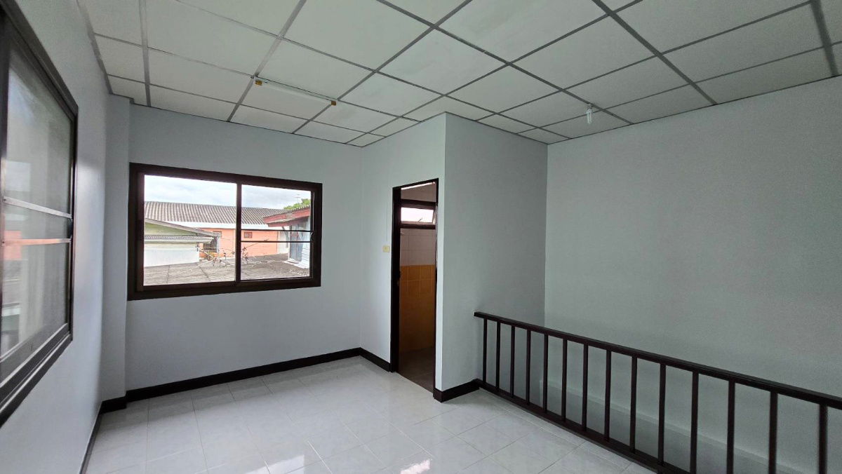 รูป ให้เช่าบ้านสองชั้น ซอยวิภาวดี25  4 ห้องนอน 2ห้องน้ำนื้อที่ 24 ตรว  สถานีปากซอยคือสถานีรถไฟฟ้าสายสีแดง สถานีทุ่งสองห้อง - รูปที่ 10/21